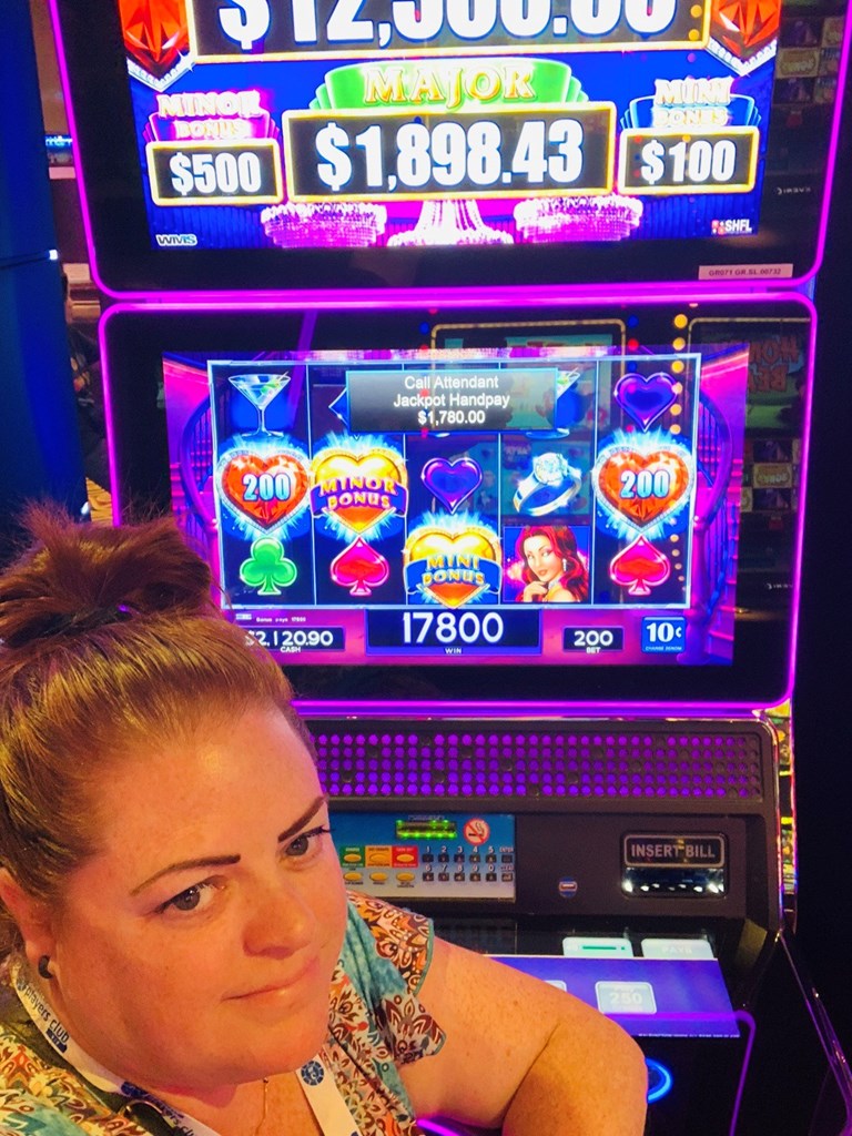 Handpay on Lock it Link Diamonds Post Image