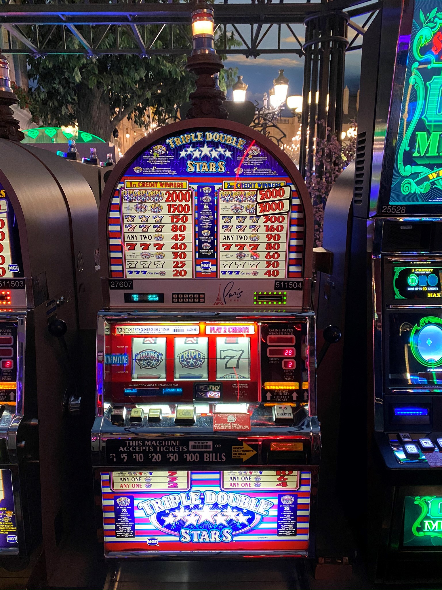 Triple Star Slot Machine