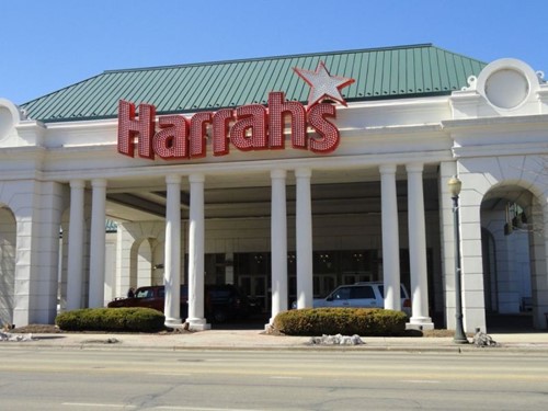 A Joliet woman stole as much as $10,000 worth of Harrah’s... Post Image