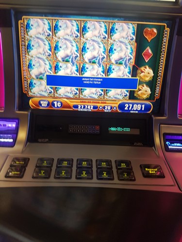 20 cent bet down to last few bucks....then get four reels... Post Image