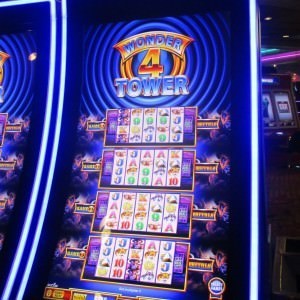 Wonder 4 Slot Machine