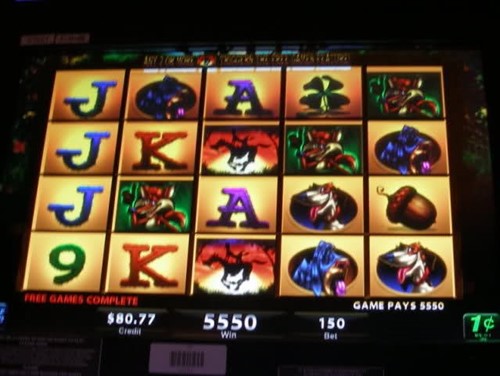 Lucky Fox Slot Machine by IGT